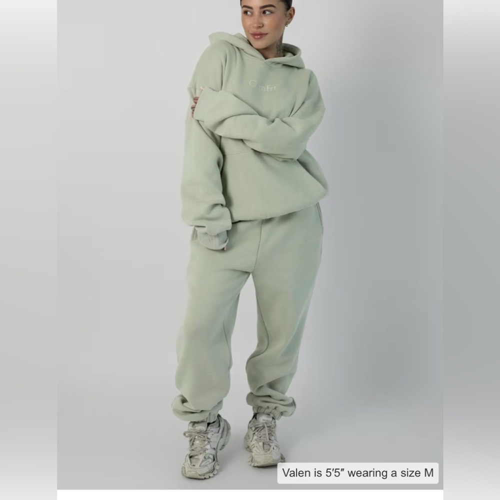 Comfrt Signature set in green tea